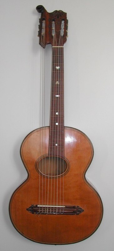 Chitarra originale  con 3 bassi volanti, con targhetta "Gherra", sec. XIX-XX
